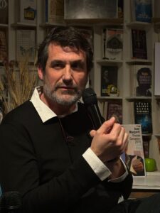 El escritor catalán Marc Colell ganador del Premio de Novela Café Gijón 2025. Imagen cedida por la editorial Siruela. SOLO USO EDITORIAL