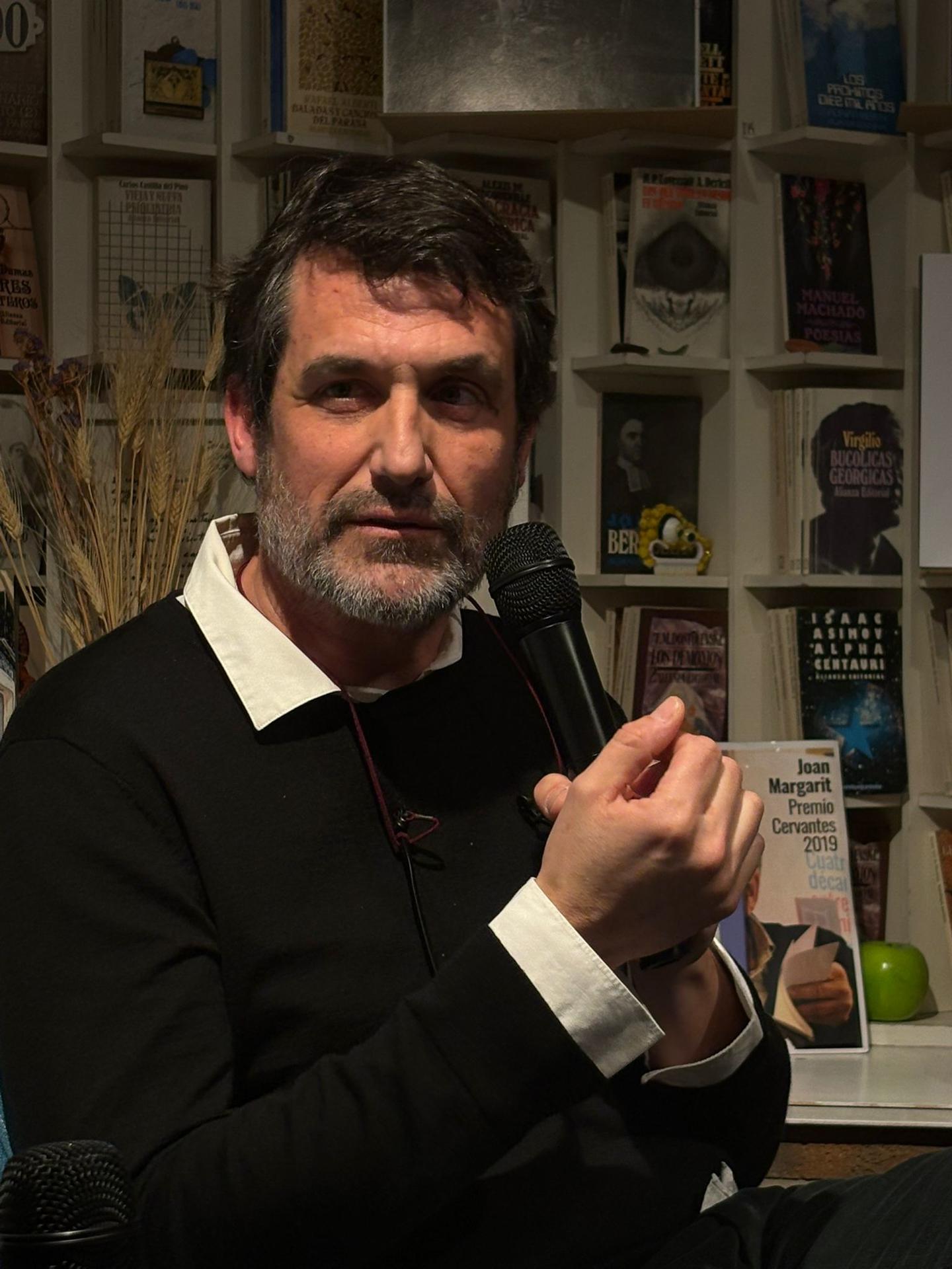El escritor catalán Marc Colell ganador del Premio de Novela Café Gijón 2025. Imagen cedida por la editorial Siruela. SOLO USO EDITORIAL