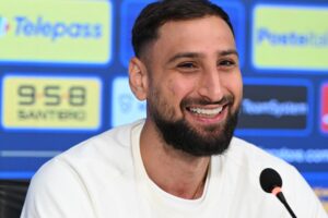 Gianluigi Donnarumma, capitán de la selección italiana y nuevo jugador del Manchester City, durante la rueda de prensa este miércoles en Coverciano, Forencia. EFE/EPA/CLAUDIO GIOVANNINI