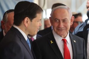 El primer ministro israelí, Benjamín Netanyahu, este domingo en Jerusalén junto al secretario de Estado de Estados Unidos, Marco Rubio. EFE/EPA/ABIR SULTAN