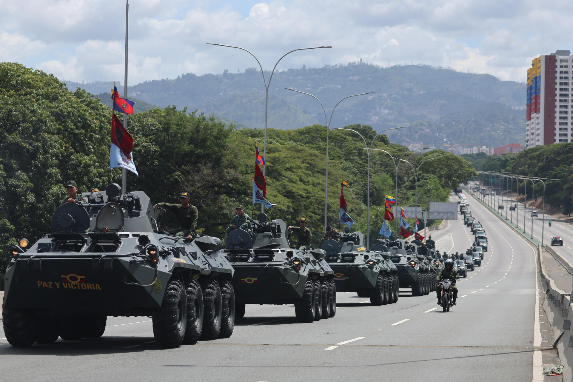 Integrantes de la Dirección General de Contrainteligencia Militar (DGCIM) participan en un ejercicio militar este martes, en Caracas (Venezuela). EFE/ Miguel Gutiérrez
