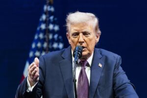 Foto de archivo del presidente Donald Trump. EFE/JIM LO SCALZO