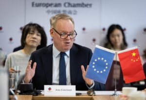 El presidente de la Cámara de Comercio de la Unión Europea en China, Jens Eskelund, habla en una conferencia de prensa en Pekín, China, el 17 de septiembre de 2025. EFE/EPA/JESSICA LEE