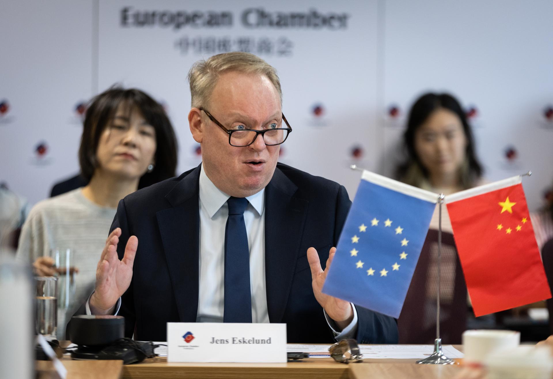 El presidente de la Cámara de Comercio de la Unión Europea en China, Jens Eskelund, habla en una conferencia de prensa en Pekín, China, el 17 de septiembre de 2025. EFE/EPA/JESSICA LEE