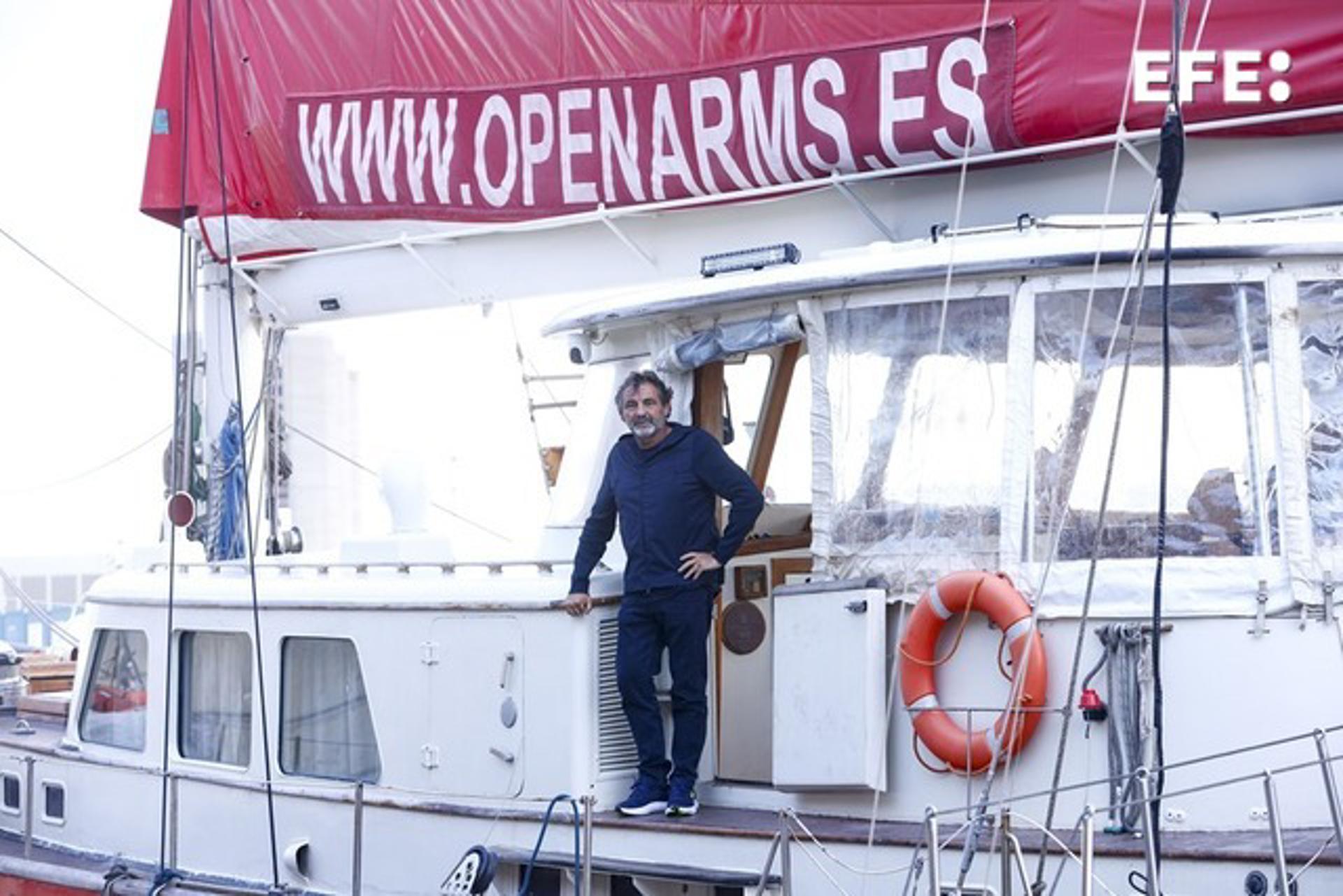El director y fundador de Proactiva Open Arms, Oscar Camps (Barcelona, 1963), cuya misión de salvamento de migrantes en el mar Mediterráneo cumple una década este 2025, ha destacado su satisfacción por haber "transformado la vida de más de 72.000 personas que ahora tienen un futuro". EFE/Quique García