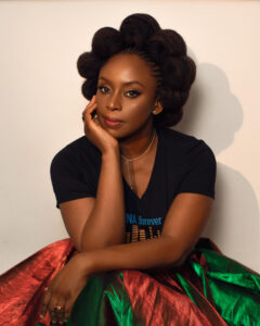 La escritora nigeriana Chimamanda Ngozi Adichie. EFE/Marina López Tugues/Penguin Random House