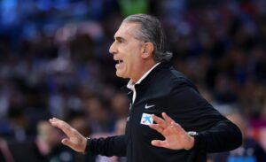El seleccionador de baloncesto de España, Sergio Scariolo, durante un oartido del Eurobasket 2025. EFE/EPA/GEORGI LICOVSKI