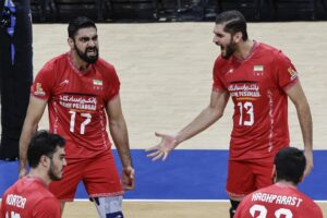 Los jugadores de Iran durante el partido de los octavos de final de final del Campeonato del Mundo masculino de voleibol que se juega en Filipinas. EFE/EPA/ROLEX DELA PENA