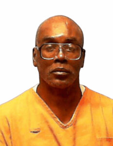 Fotografía cedida por la organización Catholic Mobilizing Network donde aparece el reo Victor Jones, quien será ejecutado esta noche por el asesinato en 1990 de Jacob y Matilda Nestor, una pareja para la que empezó a trabajar en su negocio de ingeniería en Miami apenas dos días antes de apuñalarlos. EFE/Catholic Mobilizing Network