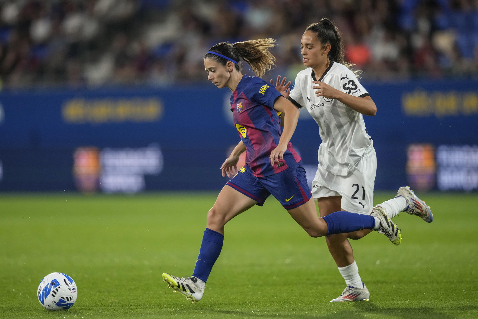 Aitana Bonmatí, durante el partido. EFE/ Enric Fontcuberta
