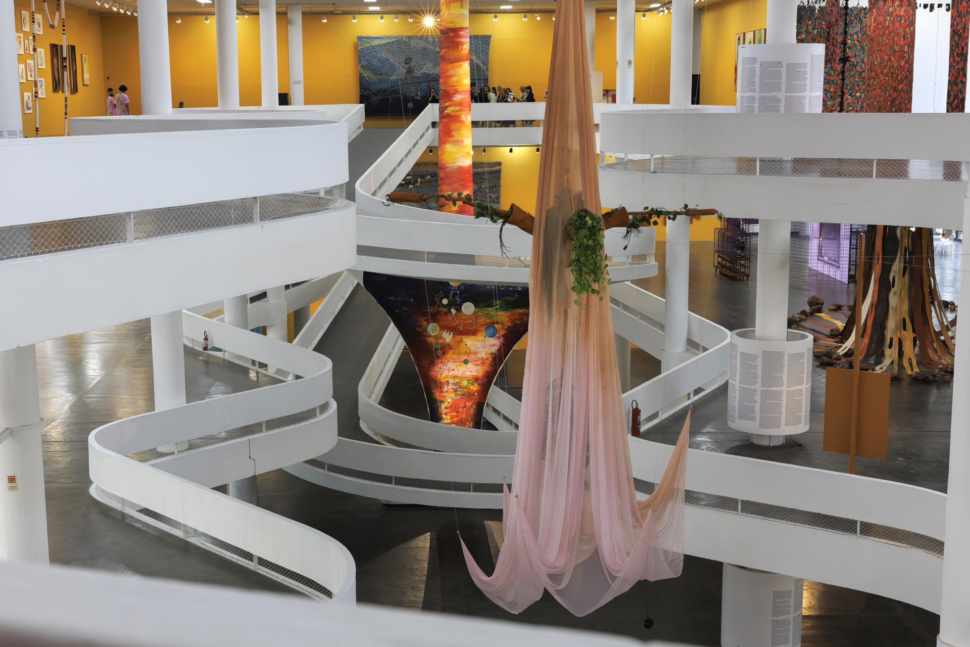 Vista general este miércoles 3 de septiembre de la ultimación de detalles antes de la apertura de la trigésimo sexta edición de La Bienal de Arte de São Paulo, en São Paulo (Brasil). EFE/Isaac Fontana