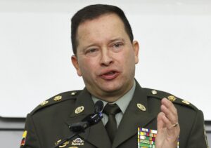Fotografía de archivo del director de la Policía Nacional de Colombia, mayor general Carlos Fernando Triana, durante una rueda de prensa, en Bogotá (Colombia). EFE/Mauricio Dueñas