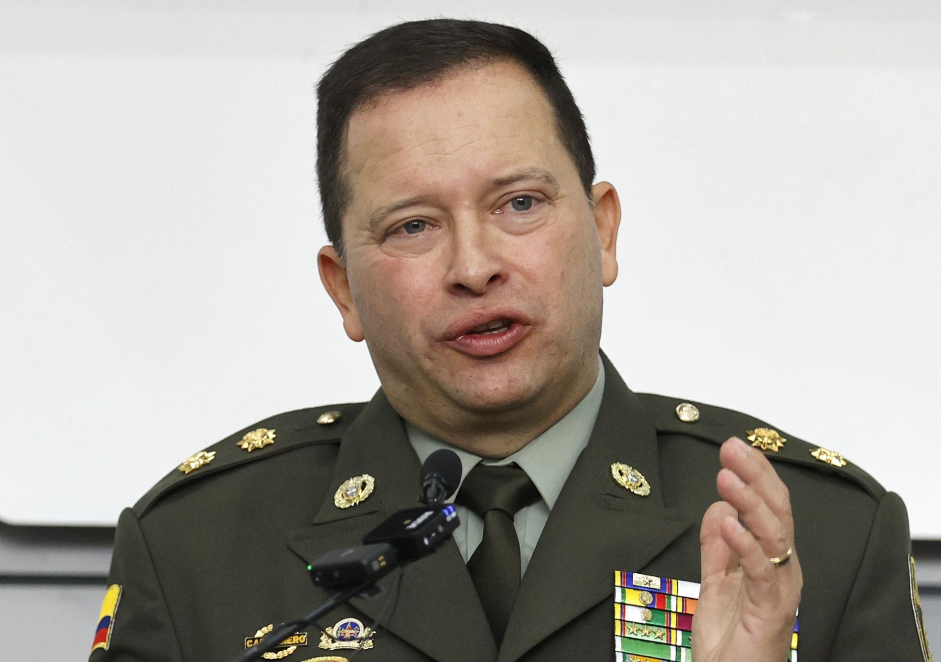 Fotografía de archivo del director de la Policía Nacional de Colombia, mayor general Carlos Fernando Triana, durante una rueda de prensa, en Bogotá (Colombia). EFE/Mauricio Dueñas