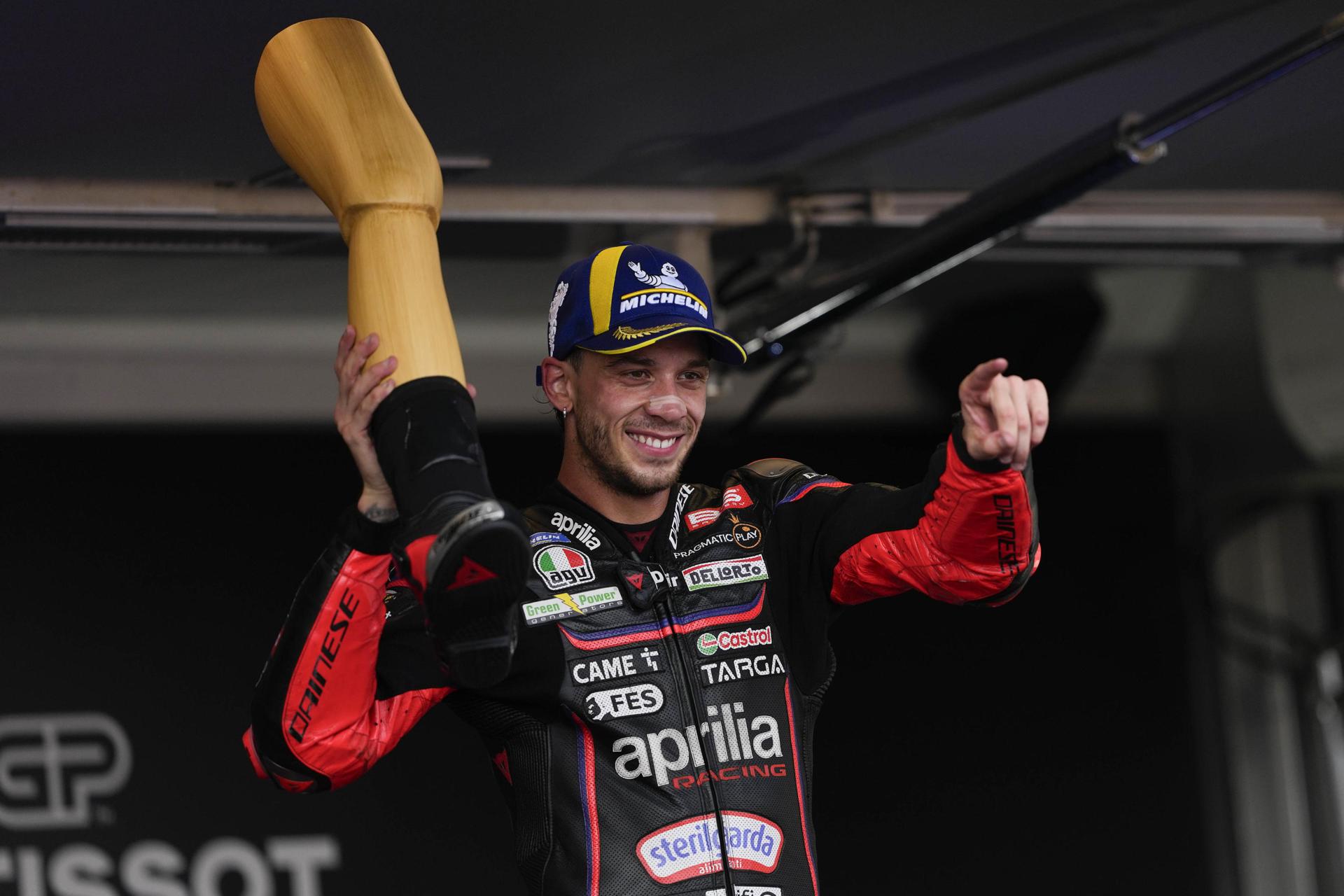El italiano Marco Bezzecchi (Aprilia RS-GP) en el Gran Premio de San Marino de MotoGP EFE/EPA/DANILO DI GIOVANNI