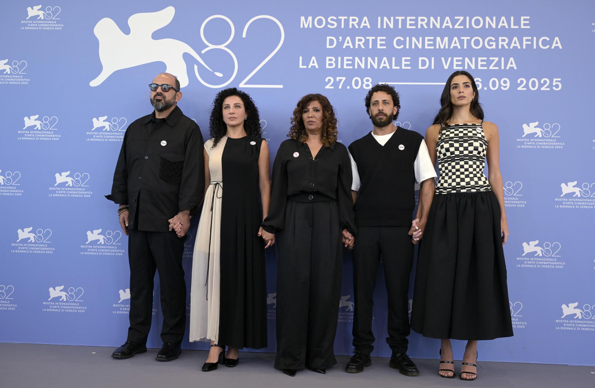 Venice (Italy), 03/09/2025.- (L-R) Amer Hlehel, Clara Khoury, Kaouther Ben Hania, Motaz Malhees and Saja Kilani pose during a photocall for 'The Voice of Hind Rajab' at the 82nd annual Venice International Film Festival, in Venice, Italy, 03 September 2025. The 82nd Venice Film Festival runs from 28 August to 06 September 2025. (Cine, Cine, Italia, Venecia) EFE/EPA/RICCARDO ANTIMIANI