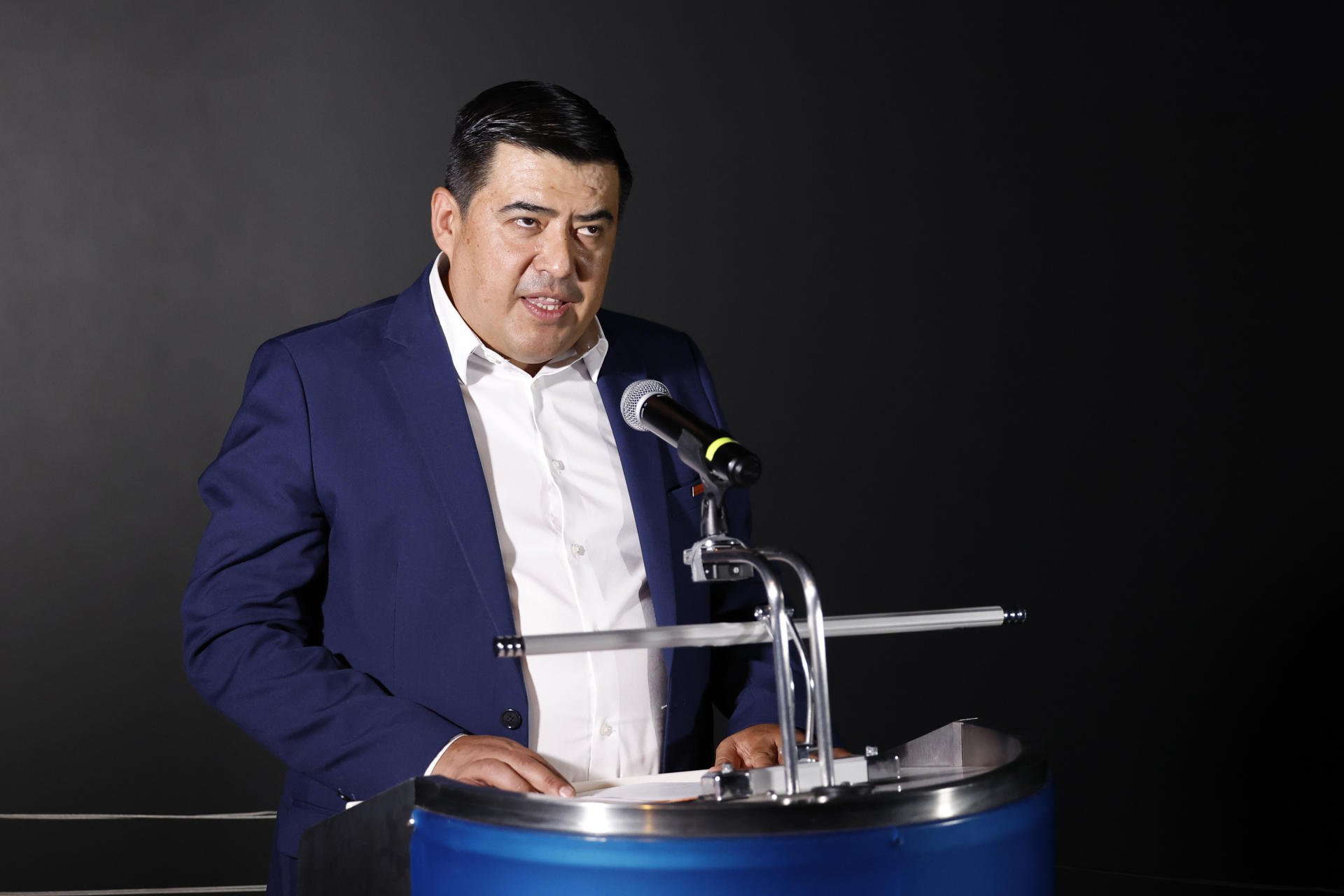 Fotografía de archivo del director de World Visión México, Mario Valdez, hablando durante una rueda de prensa en Ciudad de México (México). EFE/ Sáshenka Gutiérrez