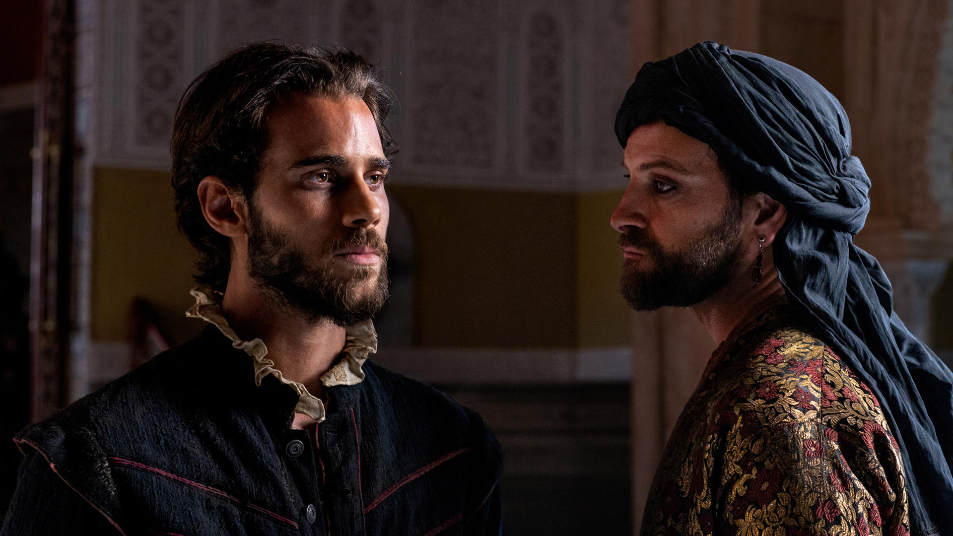 Julio Peña y Alessandro Borghi en 'El cautivo'. EFE. AUTORA: LUCÍA FARAIG The Walt Disney Studios.