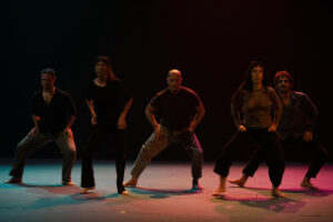 Bailarines de la compañía española Provisional Danza se presentan en la jornada inaugural de la vigésima edición del Festival Internacional de Danza Contemporánea Edanco este viernes, en el Palacio de Bellas Artes en Santo Domingo (República Dominicana). EFE/ Orlando Barría