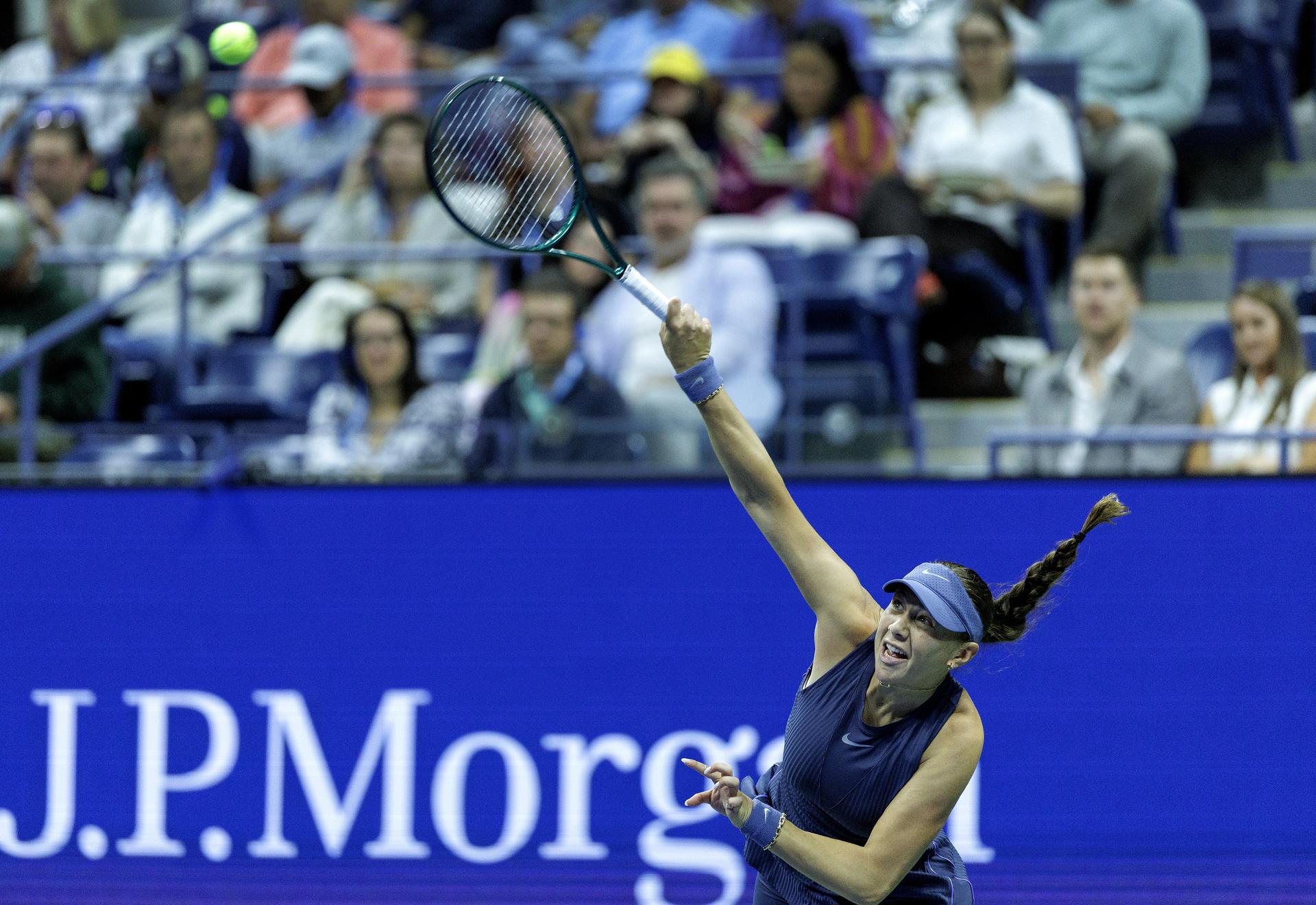 Amanda Anisimova de Estados Unidos en acción contra Beatriz Haddad Maia de Brasil durante la cuarta ronda del Abierto de Tenis de Estados Unidos en el Centro Nacional de Tenis USTA Billie Jean King en Flushing Meadows, Nueva York, (EE.UU.). EFE/CRISTóBAL HERRERA ULASHKEVICH
//////////
FLUSHING MEADOWS (United States), 01/09/2025.- Amanda Anisimova of the United States in action against Beatriz Haddad Maia of Brazil during the fourth round of the US Open Tennis Championships at the USTA Billie Jean King National Tennis Center in Flushing Meadows, New York, USA, 01 September 2025. The US Open tournament runs from 24 August through 07 September. (Tenis, Brasil, Estados Unidos, Nueva York) EFE/EPA/CRISTOBAL HERRERA ULASHKEVICH