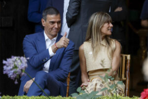 El presidente del Gobierno español, Pedro Sánchez y su mujer, Begoña Gómez, en una imagen de archivo. EFE/ JuanJo Martín POOL