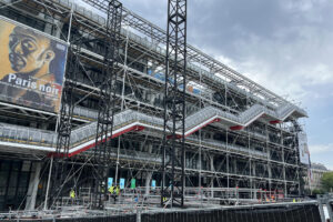 Vista de la fachada del Centro Pompidou de París. EFE/Val Torres