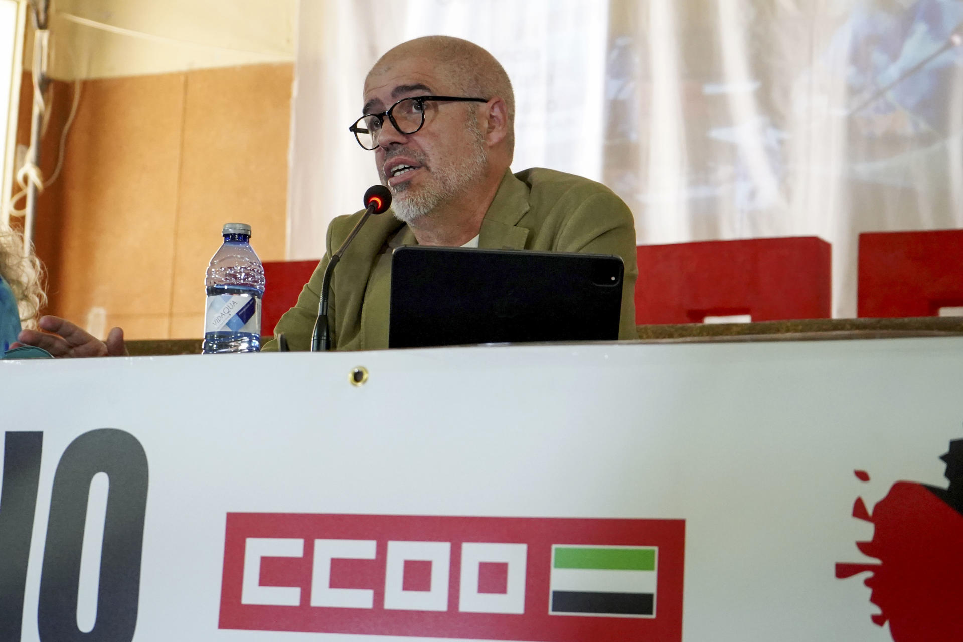 El secretario confederal de CCOO, Unai Sordo, durante clausura de la Escuela Sindical del Trabajo de CCOO de Extremadura, que se ha celebrado durante dos días en la localidad cacereña de Jarandilla de la Vera. EFE/ Eduardo Palomo
