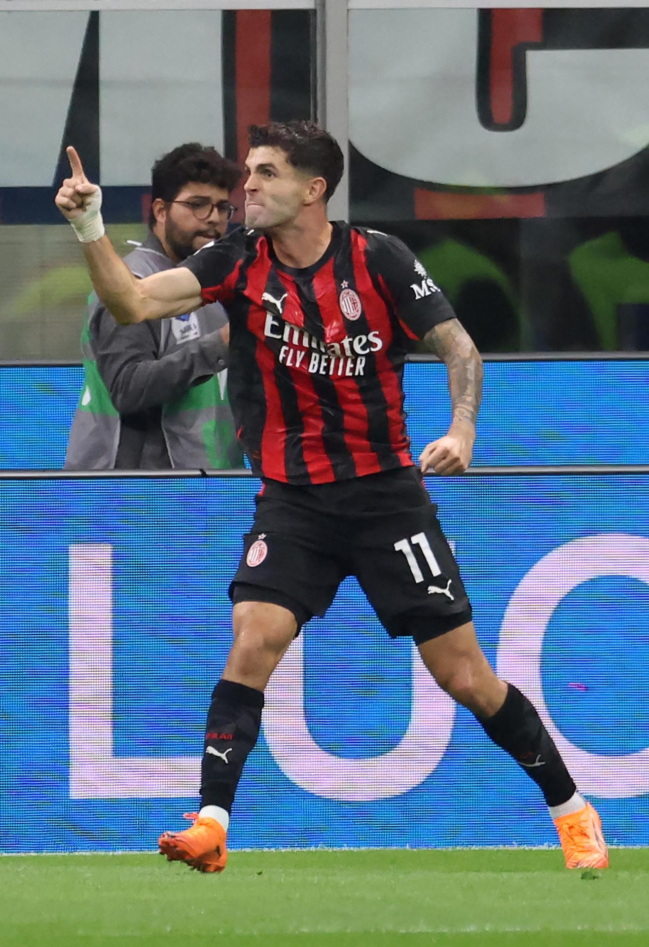 Christian Pulisic celebra el 2-0 del Milan. EFE/EPA/MATTEO BAZZI
