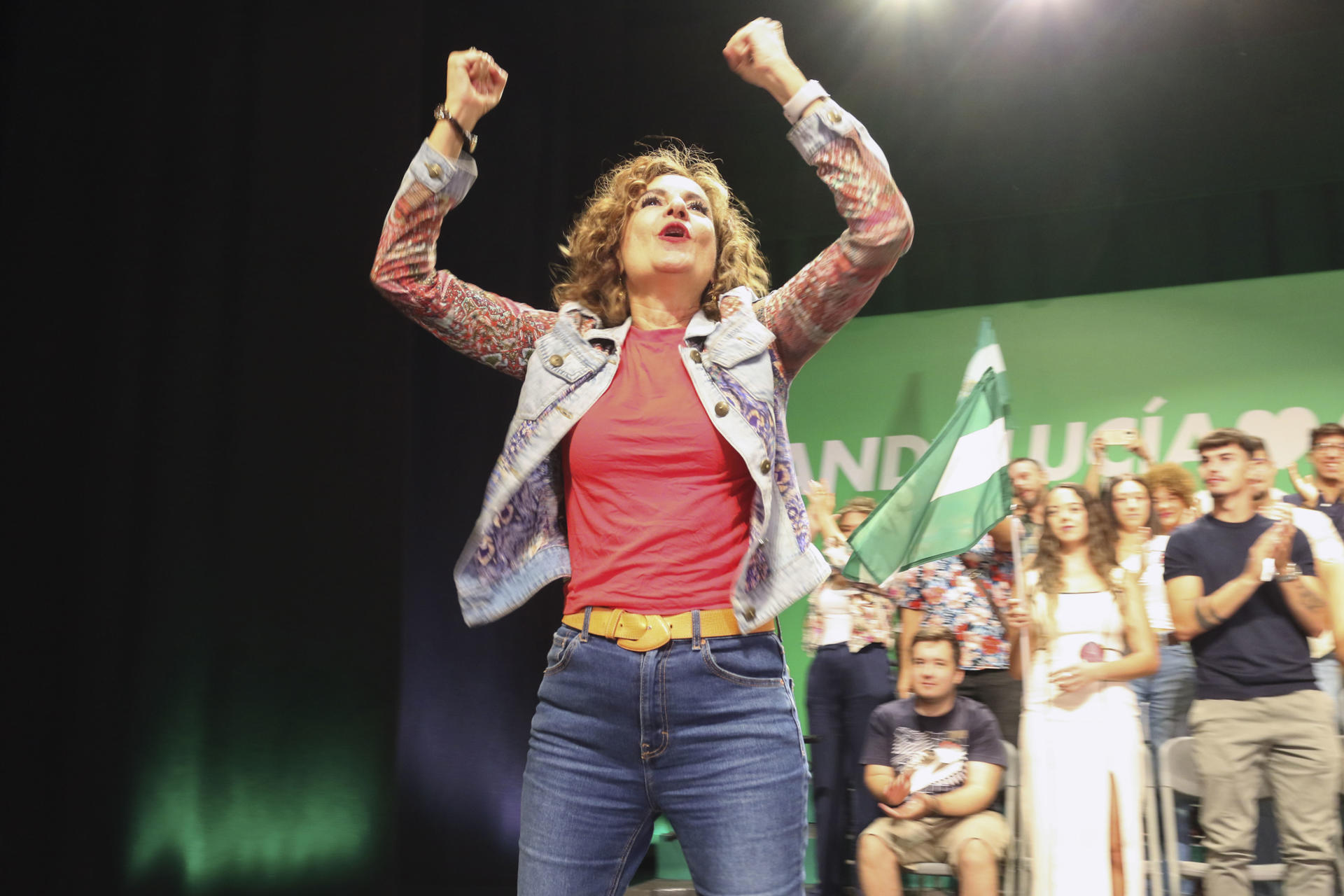 La vicepresidenta del Gobierno y secretaria general del PSOE de Andalucía, en el comienzoMaría Jesús Montero, participa en un acto público en Maracena (Granada) de un curso político que finalizará con las elecciones autonómicas del próximo año, en las que será candidata. EFE/Pepe Torres

