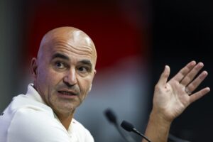 El seleccionador del Portugal, el español Roberto Martinez, en una rueda de prensa en Budapest, donde au equipo se enfrentará este martes a Hungría. EFE/EPA/JOSE SENA GOULAO