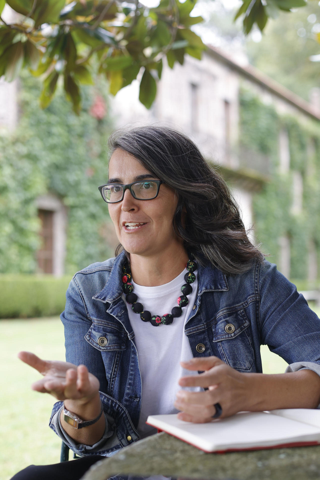 El inicio del cambio de régimen en España empezó con la muerte de Franco el 20 de noviembre de 1975 y ahora, medio siglo después, la comisionada del Gobierno para la celebración de los '50 años de España en Libertad', Carmina Gustrán (en la imagen), espera que una idea penetre en la sociedad: "la democracia se conquista y se defiende". EFE/ Cabalar