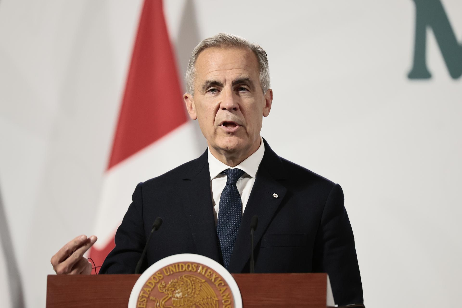 El primer ministro de Canadá, Mark Carney, habla en una rueda de prensa este 18 de septiembre de 2025, en el Palacio Nacional, en Ciudad de México (México). EFE/ José Méndez