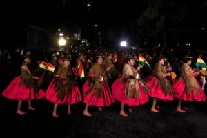 Mujeres bailan en el desfile por el Día Nacional de la Morenada este sábado, en La Paz (Bolivia). EFE/ Gabriel Márquez