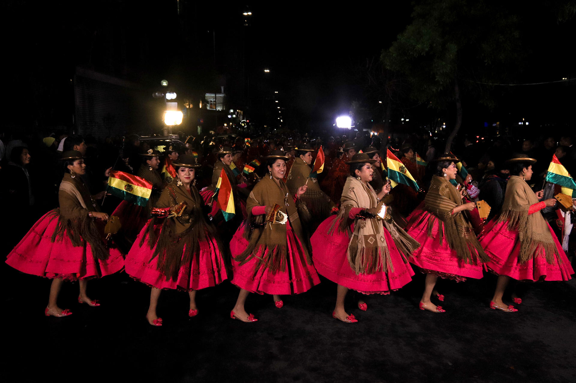 Mujeres bailan en el desfile por el Día Nacional de la Morenada este sábado, en La Paz (Bolivia). EFE/ Gabriel Márquez