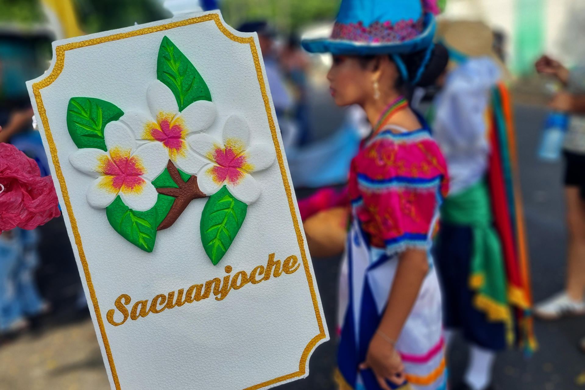 Fotografía de un cartel durante la marcha de estudiantes en honor al 204 aniversario de independencia de Centroamérica este lunes, en (Nicaragua). EFE/ STR
