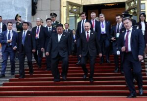 El encuentro entre el presidente ruso, Vladímir Putin, y el líder norcoreano, Kim Jong-un, en Pekín. EFE/EPA/ALEXANDER KAZAKOV/SPUTNIK/KREMLIN POOL MANDATORY CREDIT