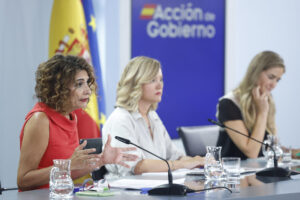 María Jesús Montero, vicepresidenta primera y ministra de Hacienda, durante la rueda de prensa posterior al Consejo de Ministros, este martes en Madrid.-EFE/ Chema Moya