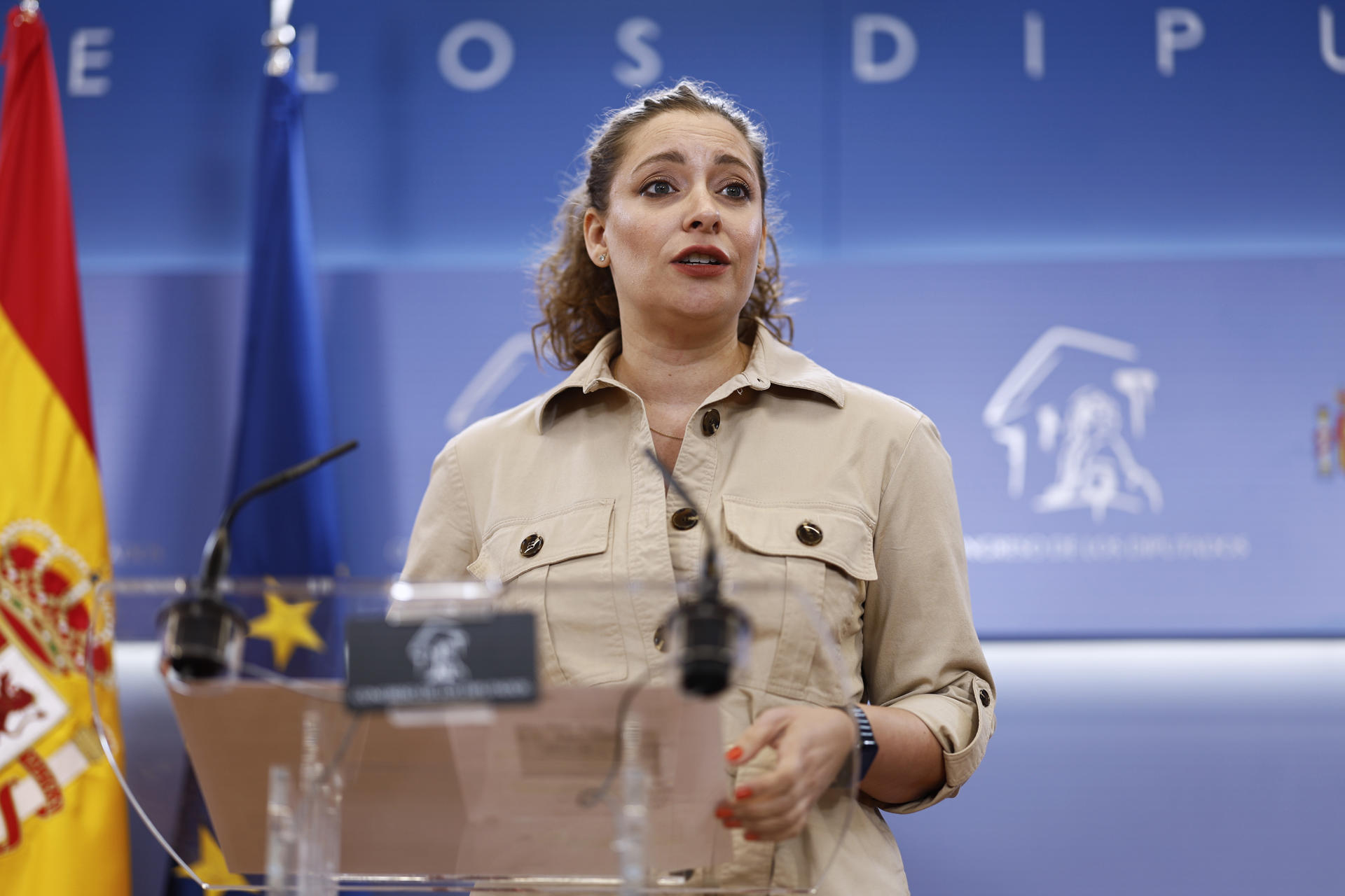 La diputada popular Ester Muñoz da una rueda de prensa este martes, en el Congreso de los Diputados. EFE/ Rodrigo Jiménez