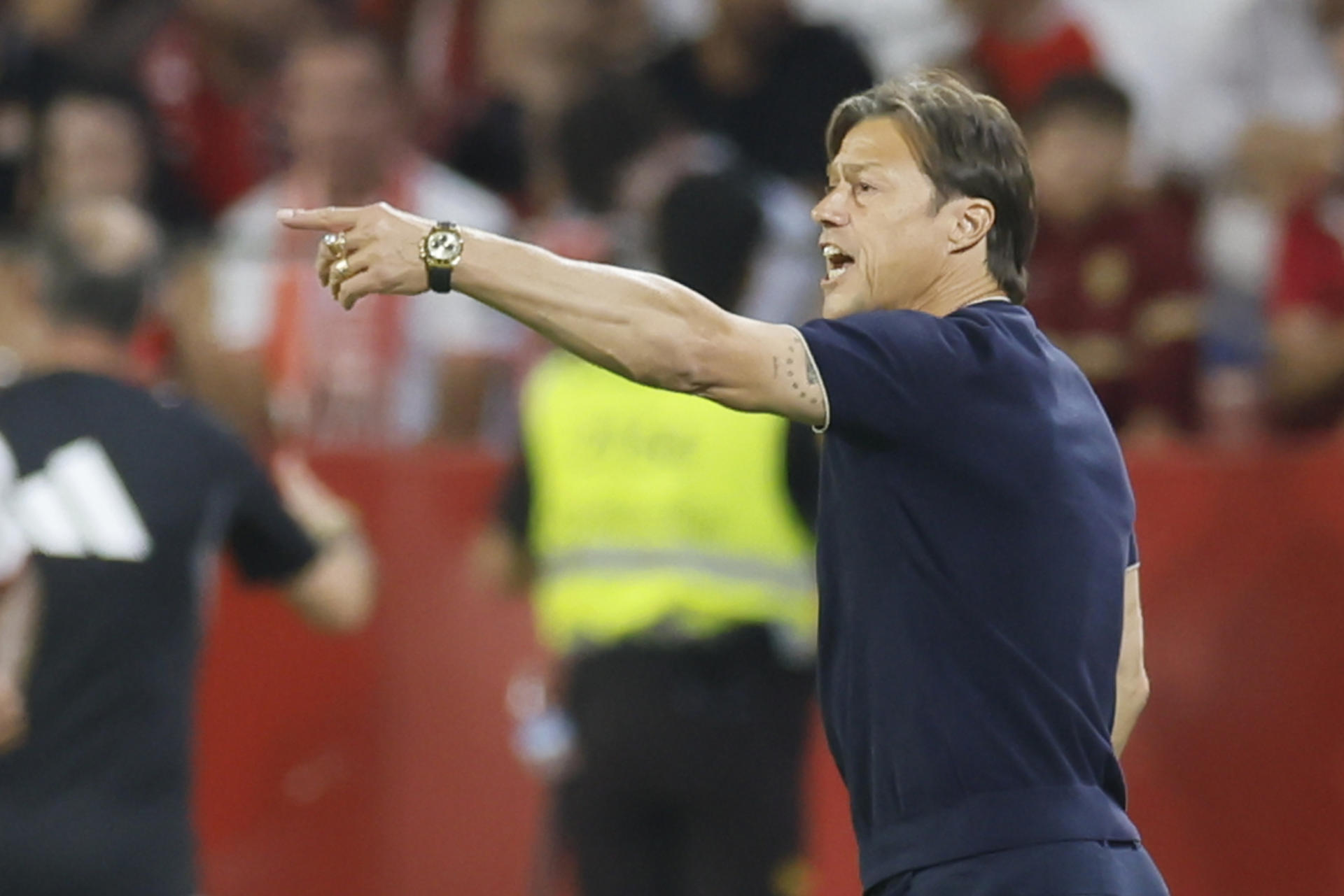El entrenador del Sevilla, Matías Almeyda, durante el partido de la sexta jornada de LaLiga, disputado el pasado martes entre el Sevilla FC y el Villarreal CF. EFE/José Manuel Vidal