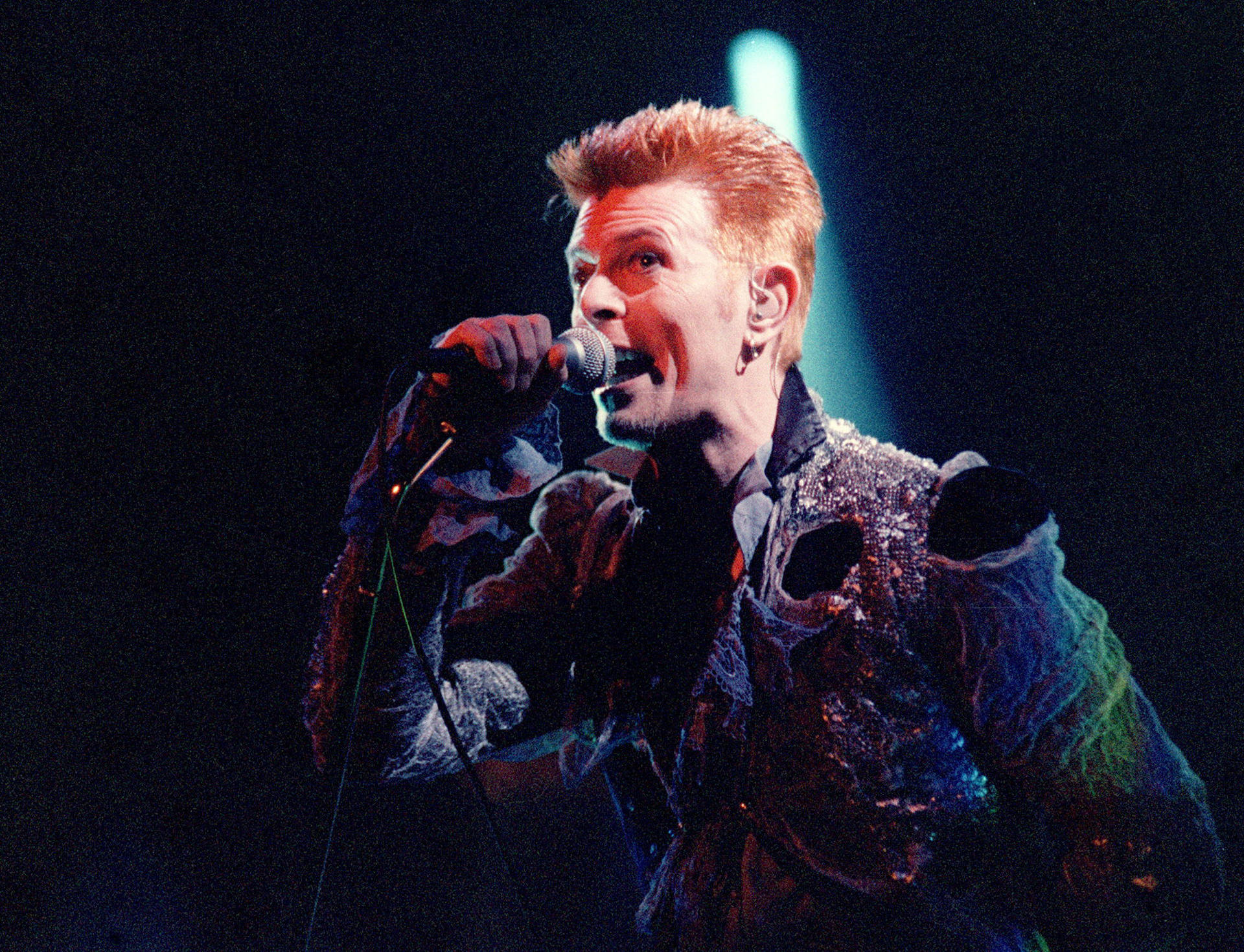 Fotografía de archivo (12-7-96) del cantante británico David Bowie. EFE