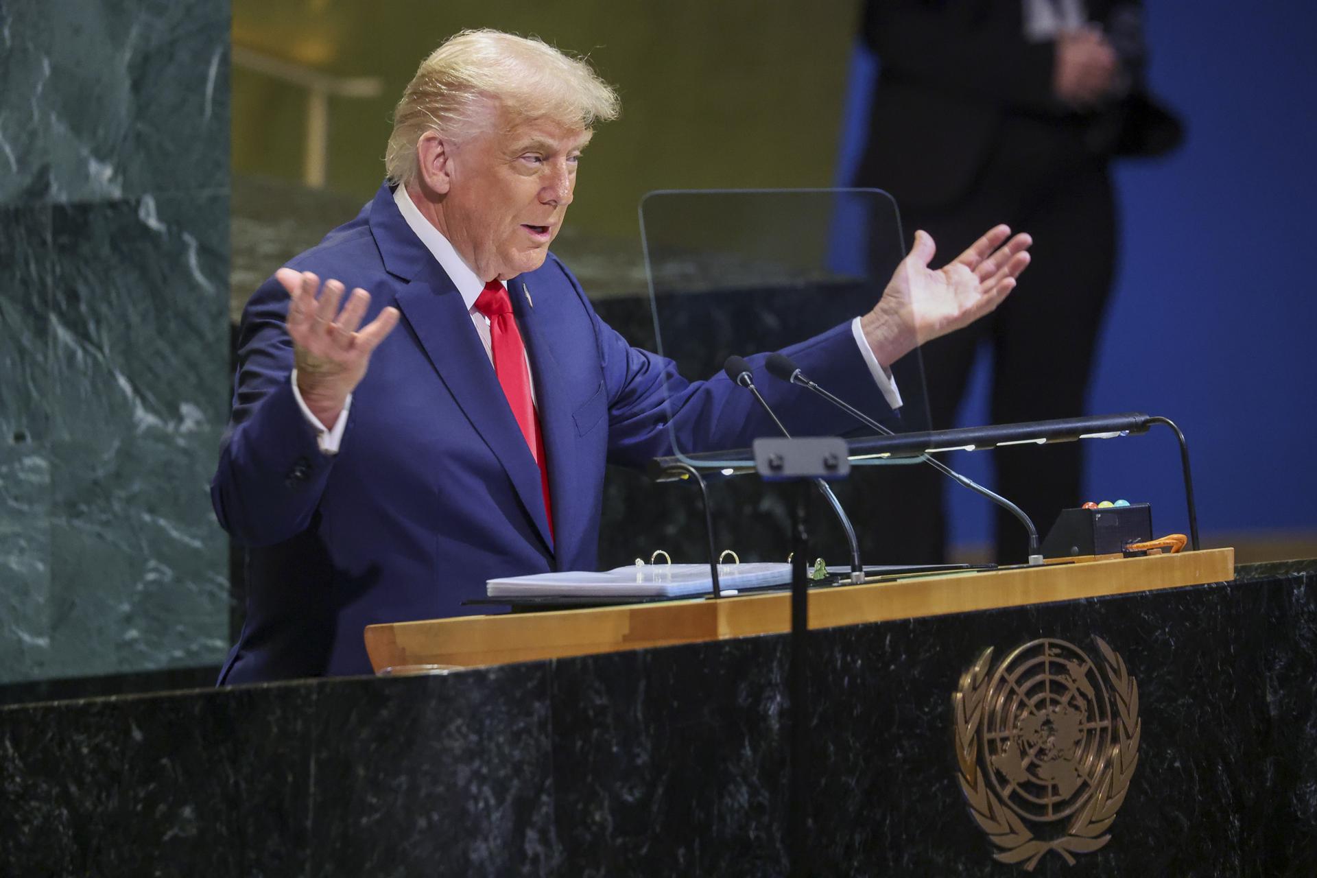 El presidente de Estados Unidos, Donald Trump, habla durante el Debate General del 80º período de sesiones de la Asamblea General de las Naciones Unidas en la sede de la ONU en Nueva York, Estados Unidos. EFE/EPA/SARAH YENESEL