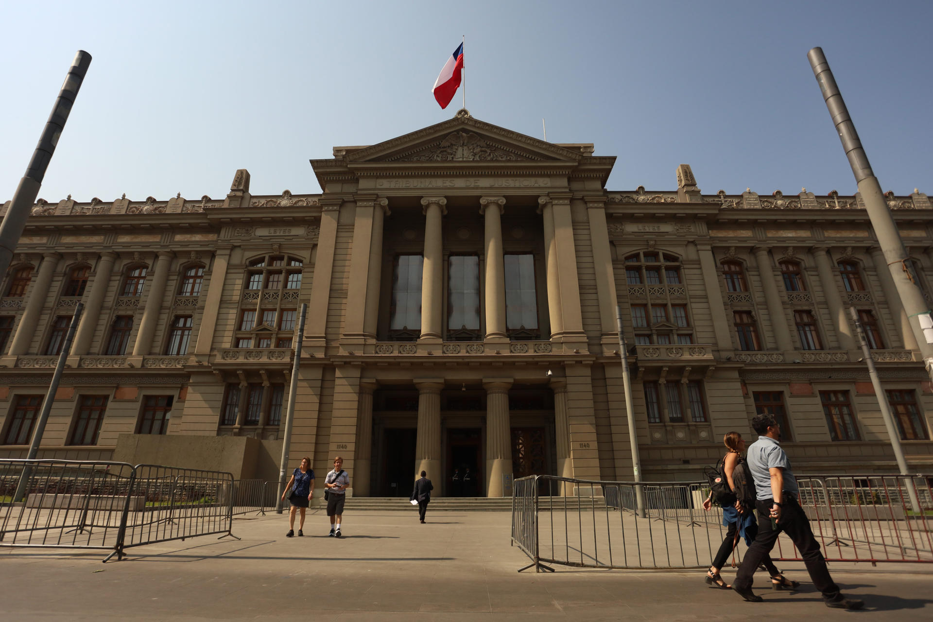 Fotografía de archivo del frontispicio de la sede del Poder Judicial de Chile, en Santiago. EFE/Ailen Díaz