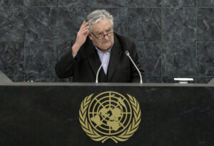 Fotografía de archivo, tomada el 24 de septiembre de 2013, del entonces presidente de Uruguay, José Mujica, al intervenir durante la 68 Asamblea General de las Naciones Unidas, en Nueva York (NY, EE.UU.). EFE/Justin Lane