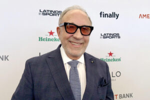 Fotografía de archivo del compositor y empresario musical cubano-estadounidense Emilio Estefan, durante un evento, en Miami (FL, EE.UU.). EFE/Alicia Civita