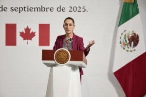 La presidenta de México, Claudia Sheinbaum participa durante una conferencia de prensa este jueves, en el Palacio Nacional de la Ciudad de México (México). EFE/José Méndez