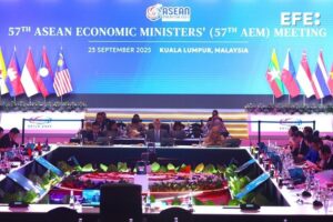 Imagen tomada el 23 de septiembre de 2025 en Kuala Lumpur, Malasia, durante la 57ª reunión de ministros de Economía de la Asosciación de Naciones del Sudeste Asiático (ASEAN). EFE/EPA/FAZRY ISMAIL