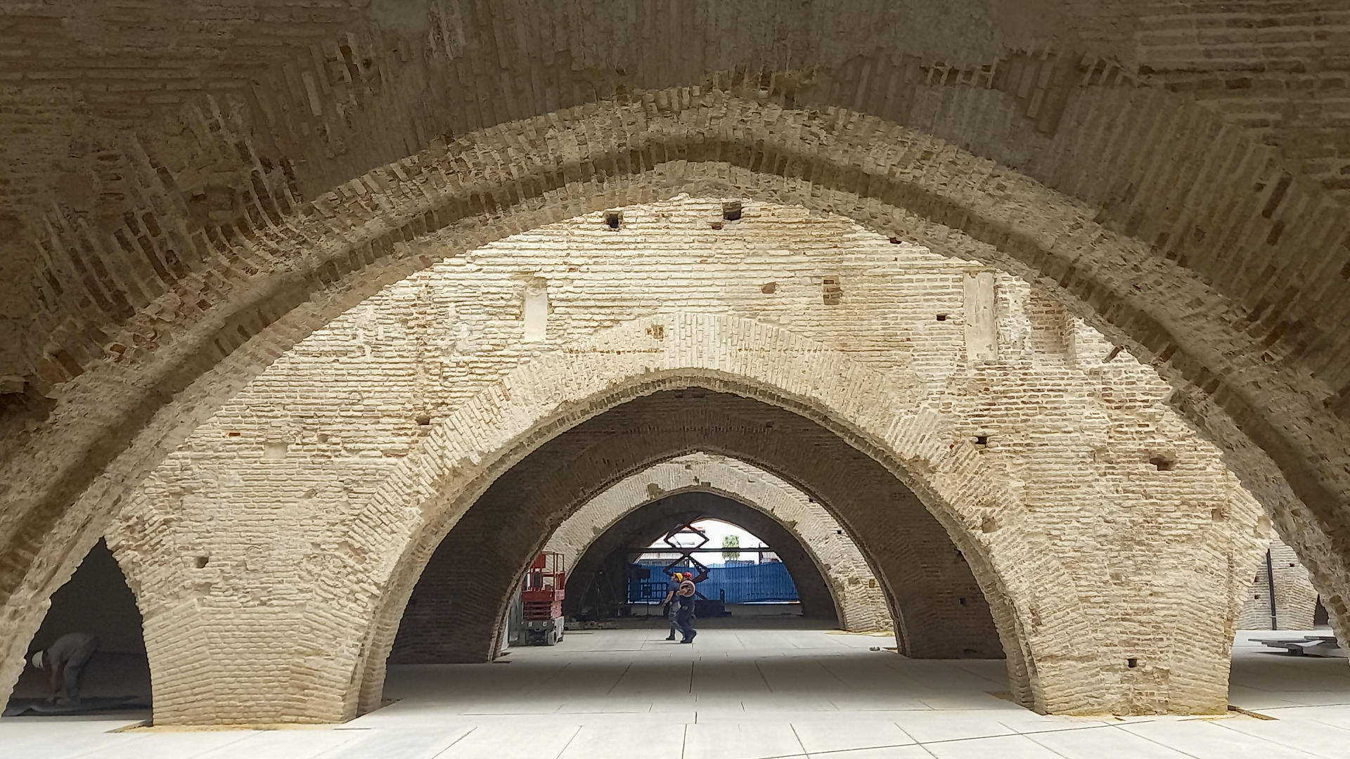 Vista de la finalizaciónde las obras de restauración de las emblemáticas Reales Atarazanas de Sevilla, un edificio que sirvió como principal arsenal militar propiedad de la Corona de Castilla ubicado en pleno centro de Sevilla, junto a la Plaza de Toros de la Maestranza. EFE/Grupo Avintia***SOLO USO EDITORIAL/SOLO DISPONIBLE PARA ILUSTRAR LA NOTICIA QUE ACOMPAÑA (CRÉDITO OBLIGATORIO)***