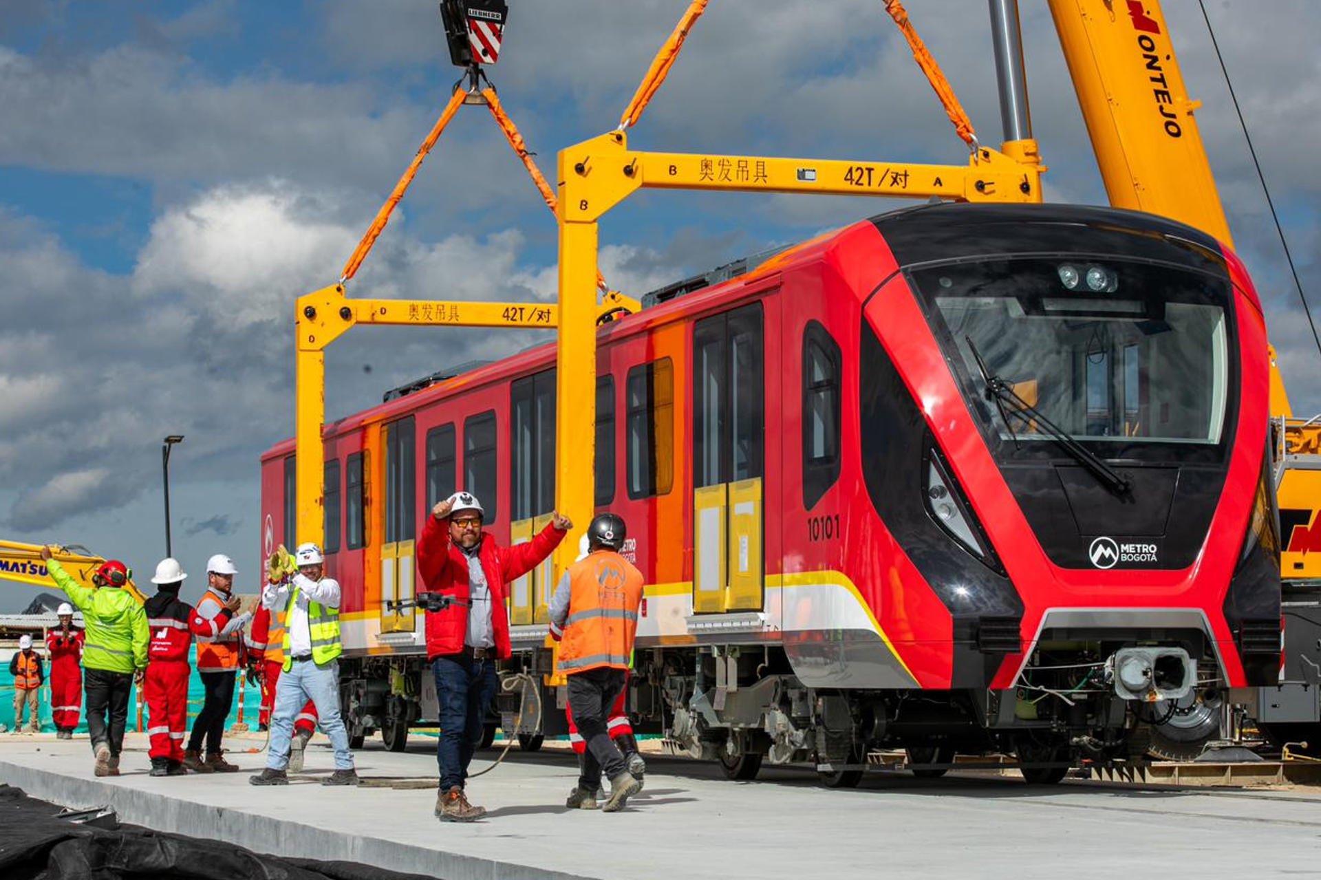 Fotografía cedida que muestra el primer tren de la Línea del Metro de Bogotá este 11 de septiembre de 2025, en Bogotá (Colombia). EFE/ Alcaldía de Bogotá

