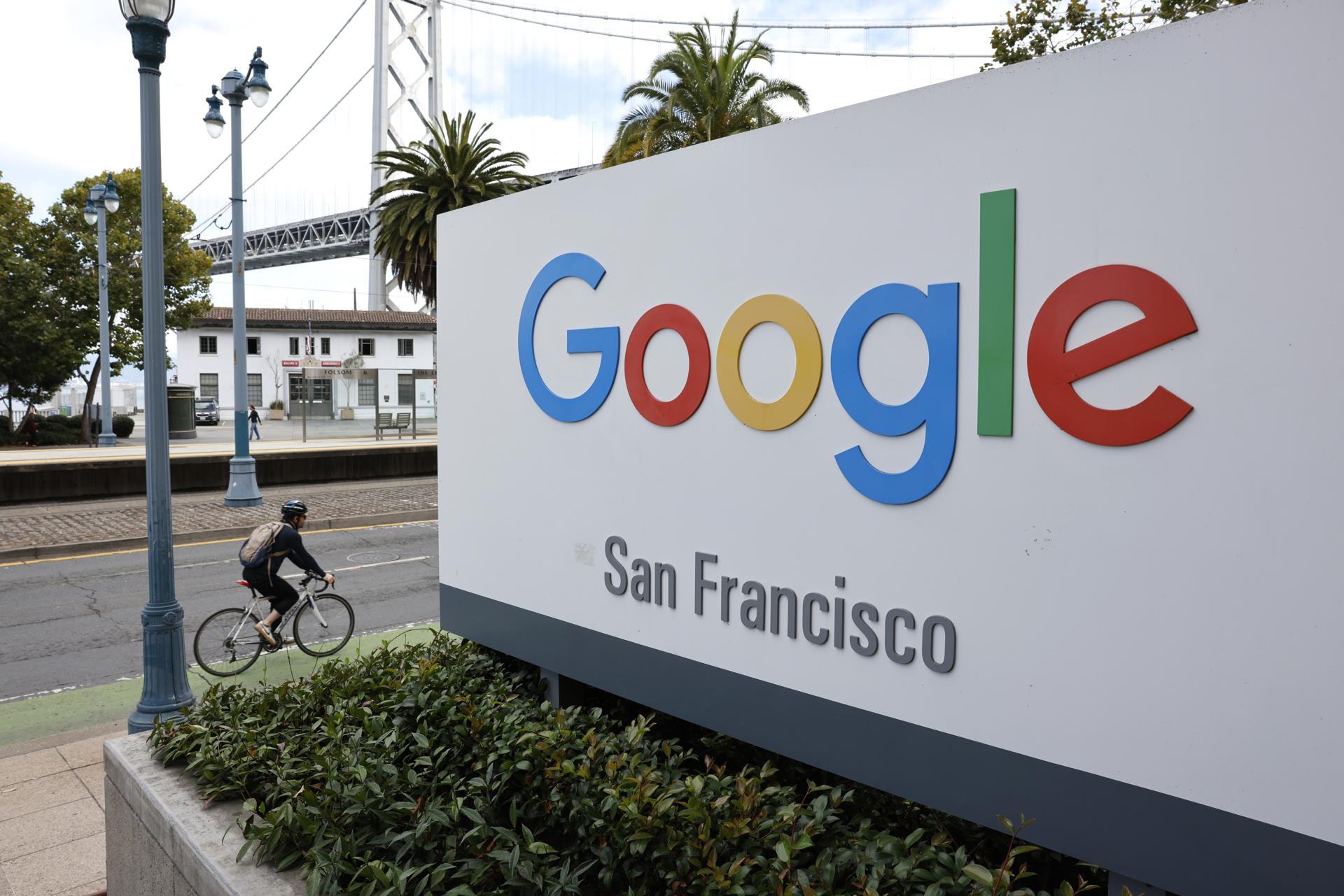 Fotografía de archivo de un letrero de Google en las oficinas de San Francisco, California (Estados Unidos). EFE/EPA/ John G. Mabanglo
