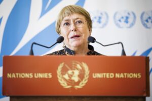 Fotografía de archivo del 13 de junio de 2022 de la expresidenta de Chile Michelle Bachelet hablando en una conferencia en la jornada inaugural del 50º periodo de sesiones del Consejo de Derechos Humanos, en la sede europea de las Naciones Unidas en Ginebra (Suiza). EFE/ Valentin Flauraud