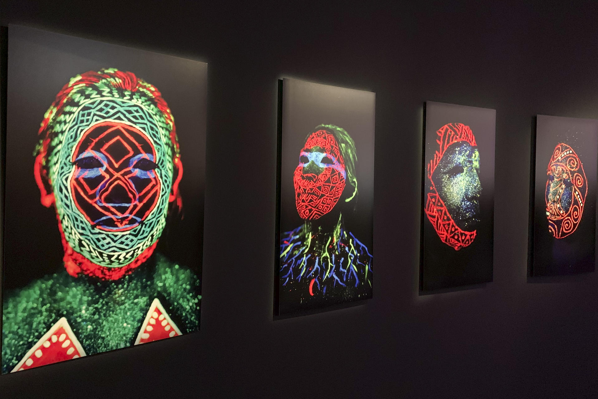 PARÍS (FRANCIA), 29/09/2025.- El Museo del Quai Branly de París propone una exposición que combina piezas de sus colecciones antropológicas de la Amazonía con otras de artistas contemporáneos de la región en un diálogo de "creaciones y futuros autóctonos". EFE/ Isabel Rodríguez Ramiro